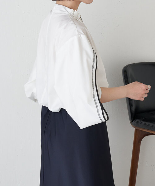 新品　今季　ジェナ　ラインスリーブタックネックブラウス 新品 今季 ジェナ ラインスリーブタックネックブラウス - メルカリ