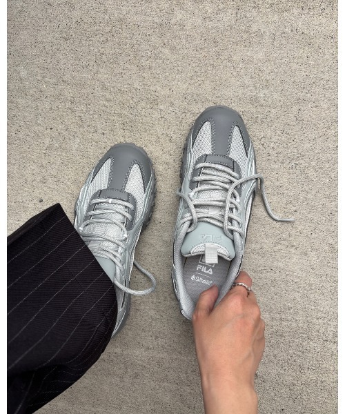 ◆正規品◆FILA ECHAPPE V2 BLUE GREY◆関税込◆男女共用◆人気 ブルー（青）系 FILA ECHAPPE(フィラ) - 海外通販のBUYMA
