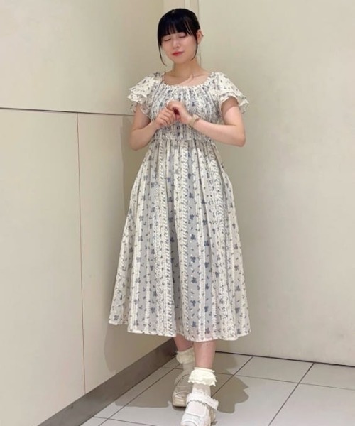 F i.n.t ワンピース フリル使い小花柄シャーリングワンピース