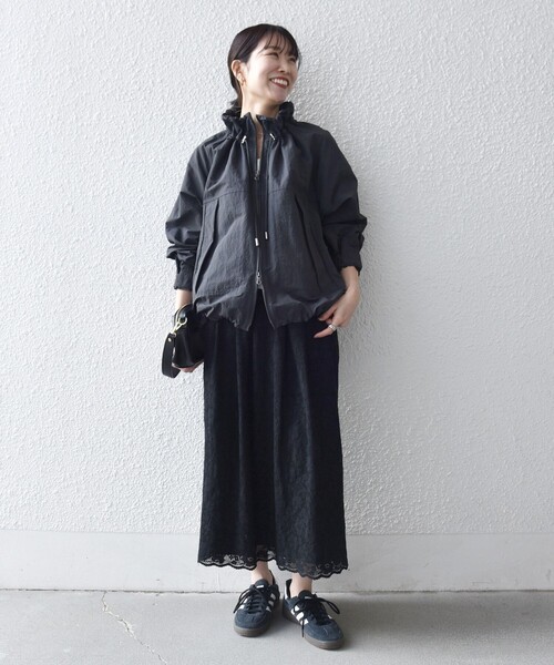 SHIPS anyシップス ナイロンタスランギャザー スタンドカラーブルゾン SHIPS any:〈洗濯機可能〉ナイロン タスラン ギャザー スタンドカラー