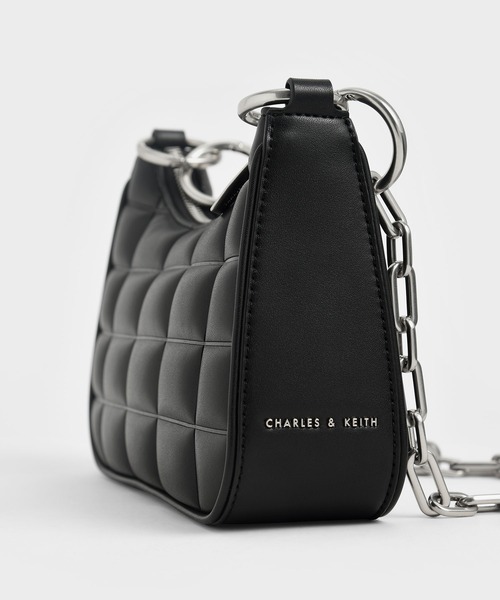 【美品】 CHARLES & KEITH キルティングチェーンバッグ／ブラック Cressida クレシダ キルトチェーンストラップバッグ - ブラック