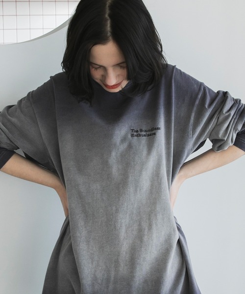 forksy. tシャツ 「forksy.」スプレー加工ロゴ刺繍オーバー