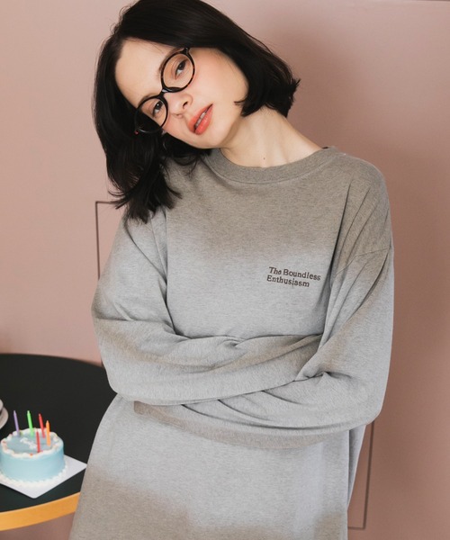 forksy.（フォルクシー） tシャツ 「forksy.」スプレー加工ロゴ刺繍