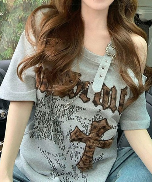 lilful tシャツ 半袖 「26年春夏新作」Y2K ファーパッチロゴ クロス