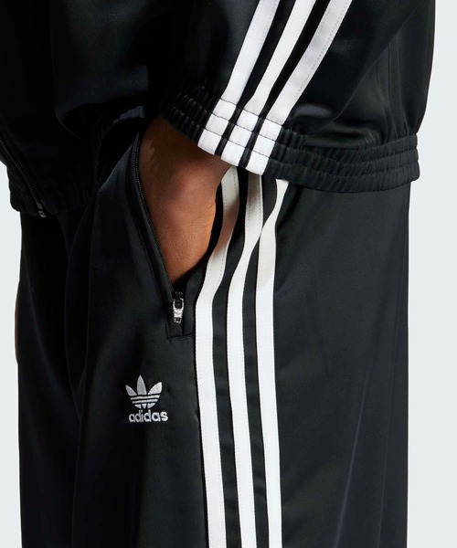 未着用　アディダス　サテンワイドレッグトラックパンツ adidas（アディダス） ワイドパンツ パンツ サテン ワイドレッグ