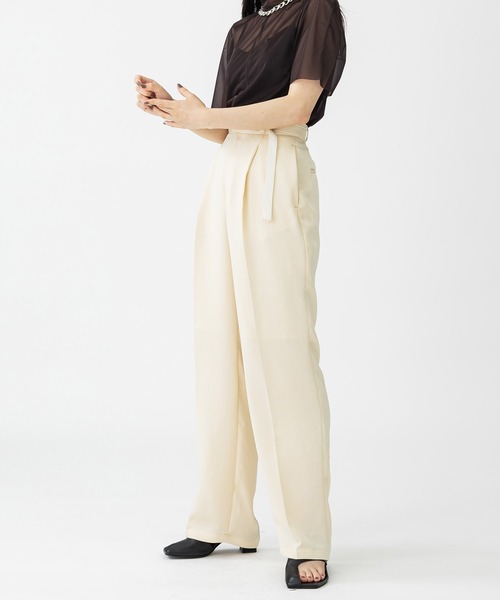 UNITED TOKYO パンツ サテンタックストレートパンツ レディース