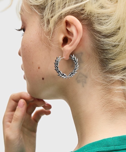 【FRED PERRY】リース ピアス FRED PERRY ピアス Laurel Wreath Earrings／ローレルリース