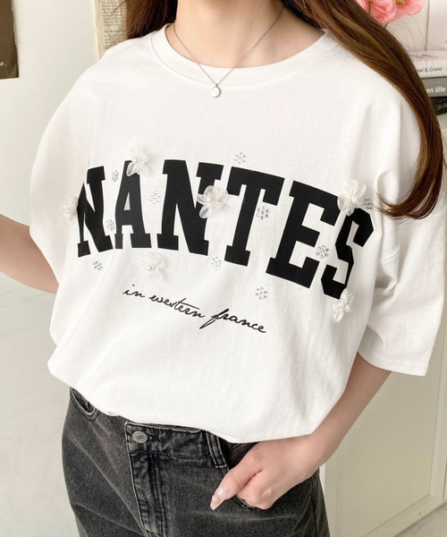 極美品　moments フラワー　プリント 半袖　Tシャツ トップス　グレー moment+ tシャツ ビジュー＆フラワーモチーフ付きカレッジロゴ