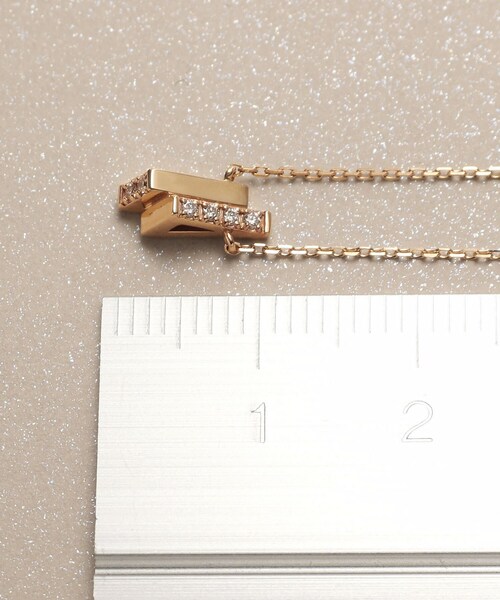 ネックレス K10ダイヤモンド トライアングルシェイプ ネックレス レディースの画像