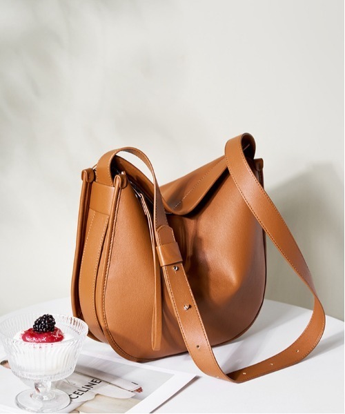 Web限定品【NiiNa】【高品質牛革】 ワンハンドルラウンドフォルムバッグ 公式】NiiNa(ニーナ) (@niina_official2021) • Instagram photos