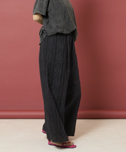 Freada パンツ Freada/フリーダ カットワーク 刺繍 イージー