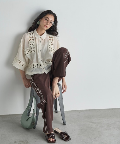 THE Yon ブラウス シャツ クロシェアクセントクロップドハーフスリーブ