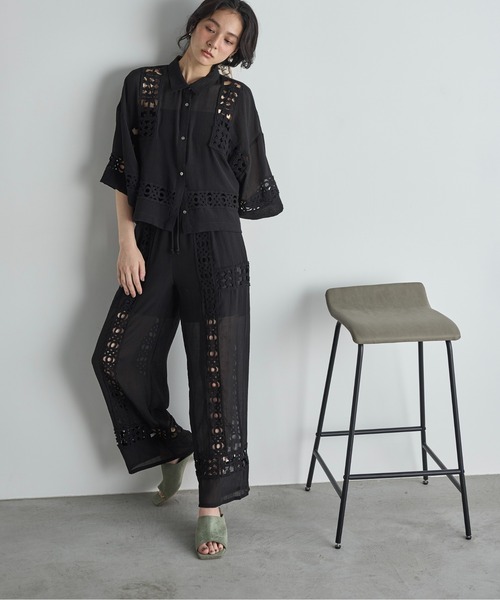 ブラウス シャツ クロシェアクセントクロップドハーフスリーブリネンシャツ レディース THE YOn（ザヨン）の「クロシェアクセントクロップドハーフ
