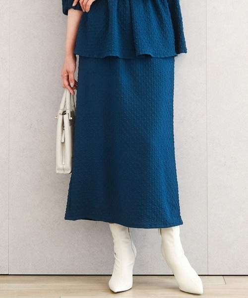 MK MICHEL KLEIN（エムケー ミッシェルクラン） スカート エンボス加工