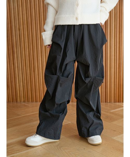 emmi（エミ） ランダムタックナイロンワークパンツ新品未使用 emmi ワイドパンツ パンツ ランダムタックナイロンワークパンツ