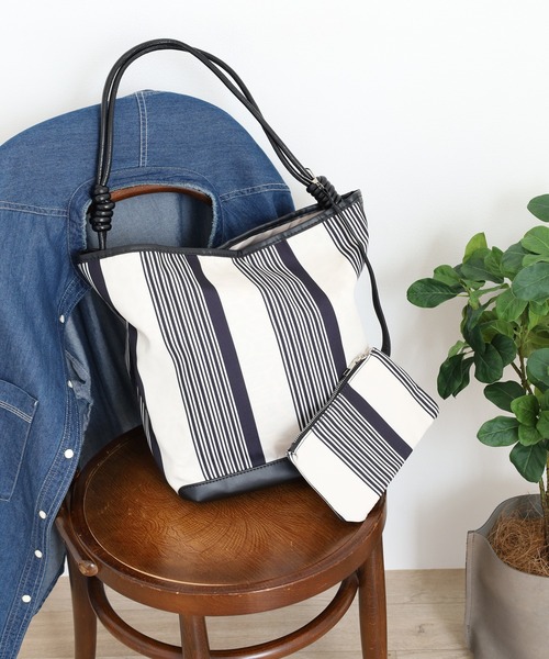 ISSEY MIYAKE ストライプショルダーバッグ ショルダーバッグ バッグ レザー切替マルチストライプ柄ショルダー