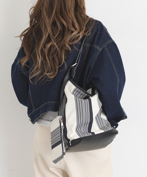 ヘンリベンデル　ストライプレザーハンドバッグ　ショルダー付き ショルダーバッグ バッグ レザー切替マルチストライプ柄ショルダー