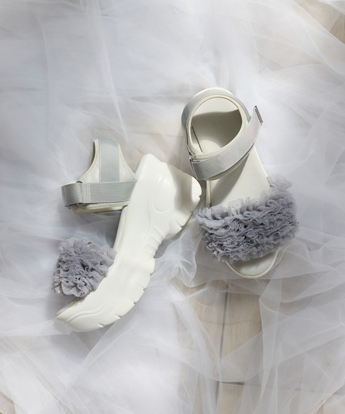 サンダル 「tulle collection」チュールフリルサンダル レディースの画像
