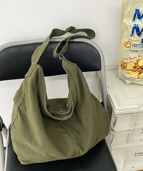 Revo. ショルダーバッグ バッグ 大容量 ビッグサイズ キャンバス