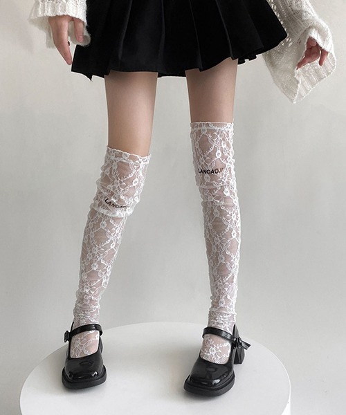 c.u.l 靴下 フラワーデザイン ロゴ入りニーハイソックス レース