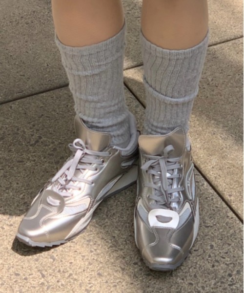 メタリックシルバー スポーティスニーカー 楽天市場】スニーカー レディース きれいめ スポーツ シューズ