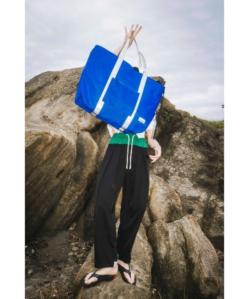OMMO 新品ショルダーバッグ OMMO ショルダーバッグ バッグ BIG MESSENGER BAG レディース