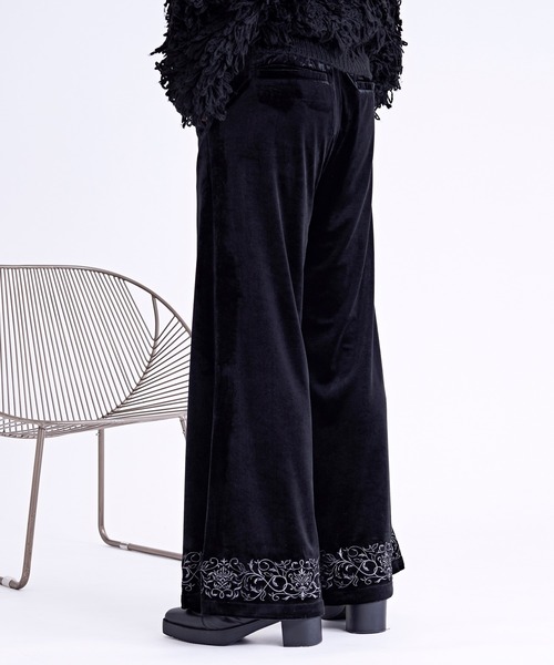 Ellno Loset（エルノロゼット） スラックス ベロア刺繍フレアパンツ