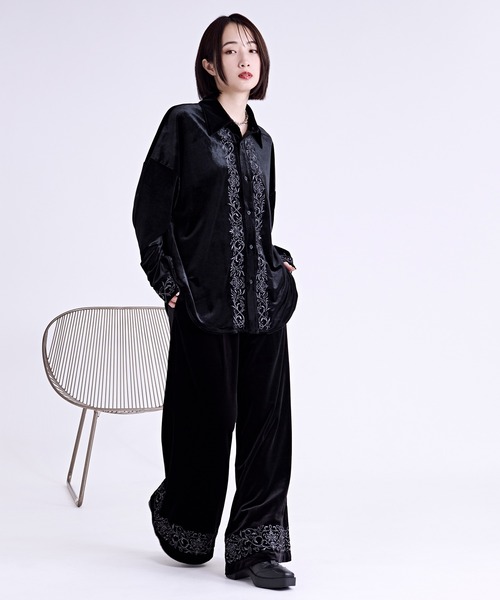 Ellno Loset(エルノロゼット) スラックス ベロア刺繍フレアパンツ Ellno Loset(エルノロゼット) スラックス ベロア刺繍フレアパンツ