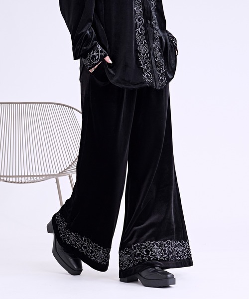 Ellno Loset（エルノロゼット） スラックス ベロア刺繍フレアパンツ
