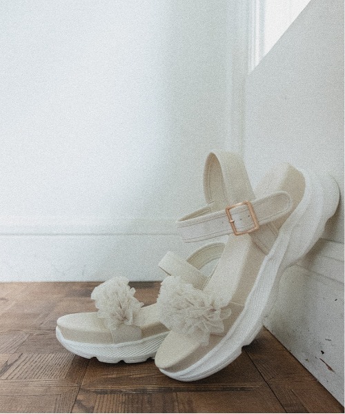 ★未使用　新品　★センソユニコ　★ レザー　フリル装飾　サンダル ホワイト A de Vivre（アドゥヴィーヴル） 厚底 スポーツサンダル サンダル