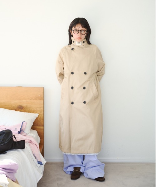 common gull products. トレンチコート コート 花の通り雨に吹かれる