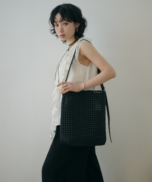 ショルダーバッグ バッグ leather belt mesh bucket shoulder bag