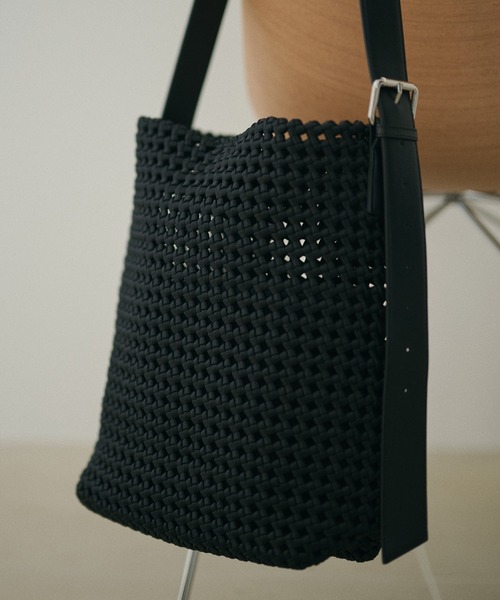 ショルダーバッグ バッグ leather belt mesh bucket shoulder bag