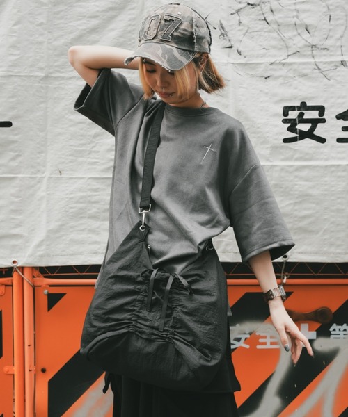 DEVICE tシャツ 刺繍 クロス ヴィンテージライク 古着風 ロゴ