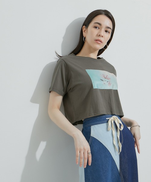 tシャツ フラワーモチーフプリント短丈TEE レディース