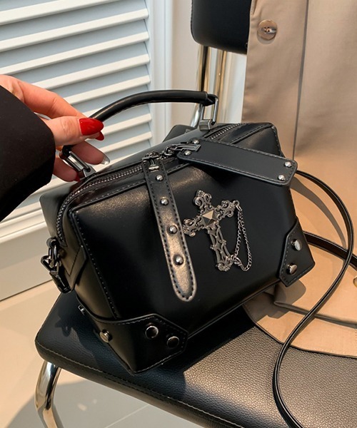 c.u.l ショルダーバッグ バッグ ボックス型 クロスデザイン 2way