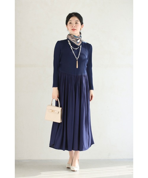 新作2月25日 絞れるサイドギャザーの異素材合わせミディアムワンピース ワンピース サイドギャザー レディース ファッション 秋服 春服 着回し 異素材 cawaii w61166ps S~3L対応 ネイビー 日常使い セミフォーマル キレイめ シンプル ミセス 30代 40代 50代 cawaii ワンピース （紺）絞れるサイドギャザーの異素材合わせ