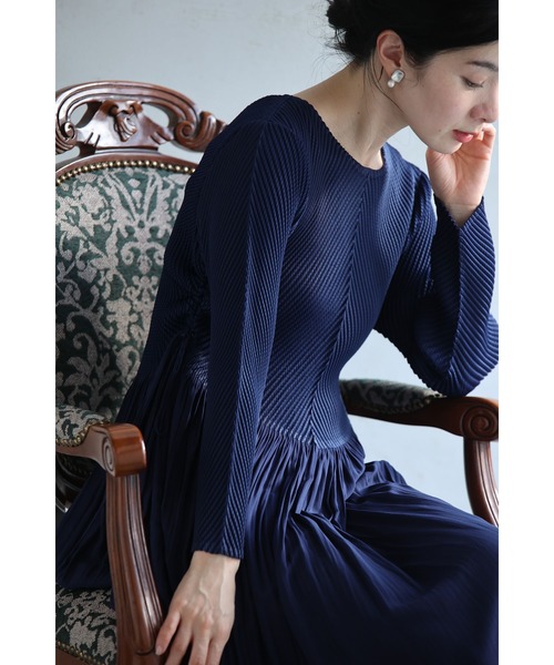 cawaii ワンピース （紺）絞れるサイドギャザーの異素材合わせ