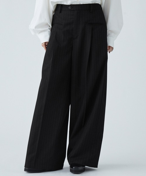 FRKM pleats wide slacks プリーツ　ワイドスラックス VELNUS ワイドパンツ スラックス 「VELNUS」Side tuck design front