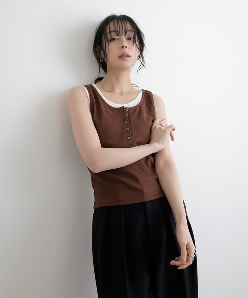 LIAN（リアン） タンクトップ ノースリーブ ヘンリーネックカップ付き