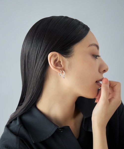 ピアス 「ダブルピアス」 ウェーブ レディースの画像