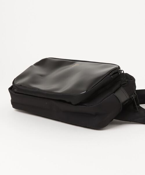 ほぼ未使用FRED PERRYフレッドペリーショルダーバッグボディバック 