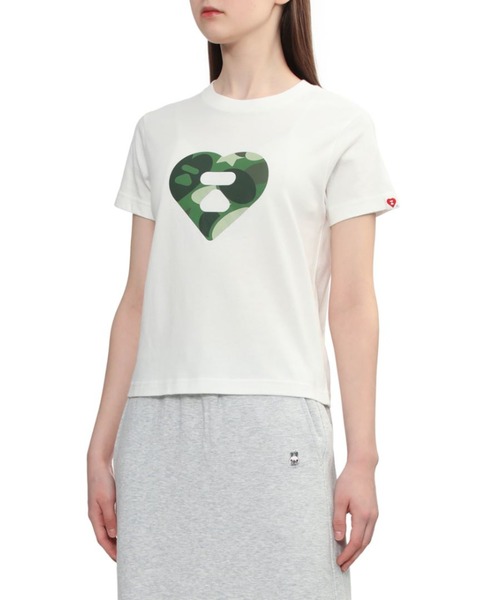 A BATHING APE（アベイシングエイプ） tシャツ BIG CAMO HEART PRINT
