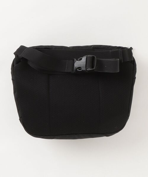 ARC'TERYX ショルダーバッグ ブラック ARC'TERYX（アークテリクス） ワンポイントショルダーバッグ