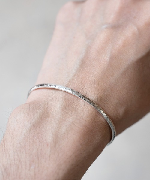 ②SAAD バングル　ブレスレット SENTI（センティ） ブレスレット センティ / HAMMERED FINE BANGLE SV