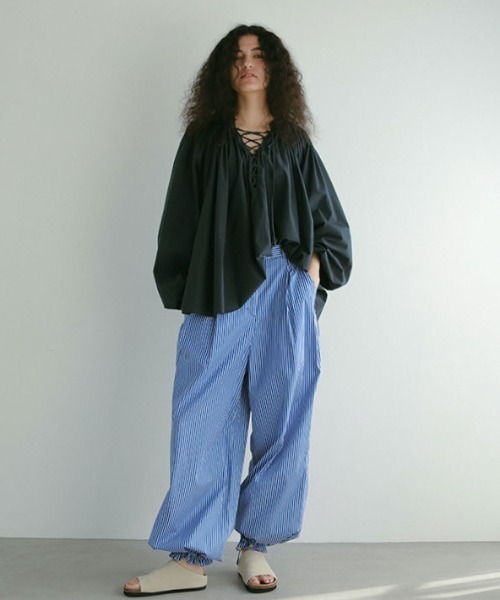 etre tokyoハンドタックレースアッププルオーバーフリー美品です etre tokyoハンドタックレースアッププルオーバーフリー美品です