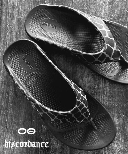 【OOFOS】ウーフォス/Children of the discordance /サンダル Children of the discordance×OOFOS】コラボトングサンダル