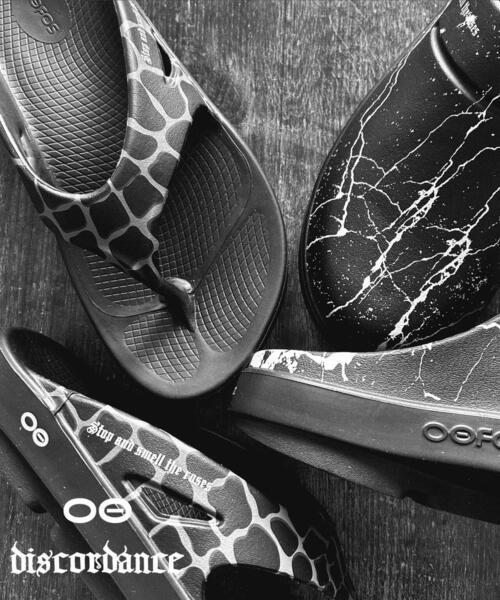 OOFOS（ウーフォス） サンダル OOFOS x Children of the discordance