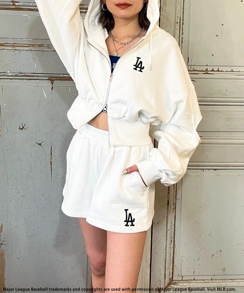 BACK TO THE FIELD ワンピース 「MLB」ZIPロゴフーディー
