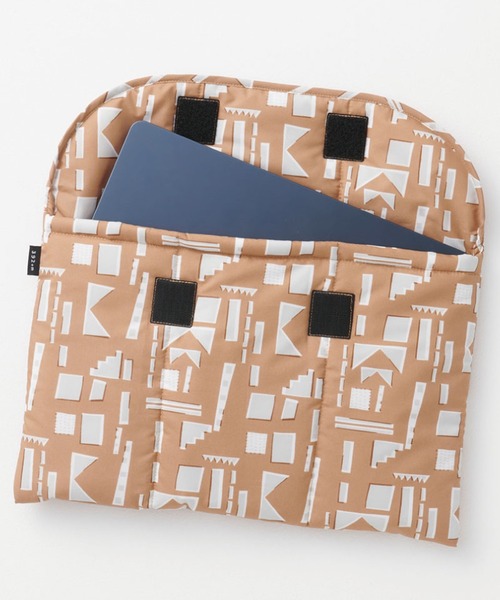 392 plus m タブレットケース tr：the3 quilting clutch bag M
